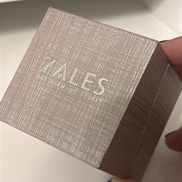 Zales Rose Gold and Silver Halo Pendant Necklace NWT - Picture 9 of 14